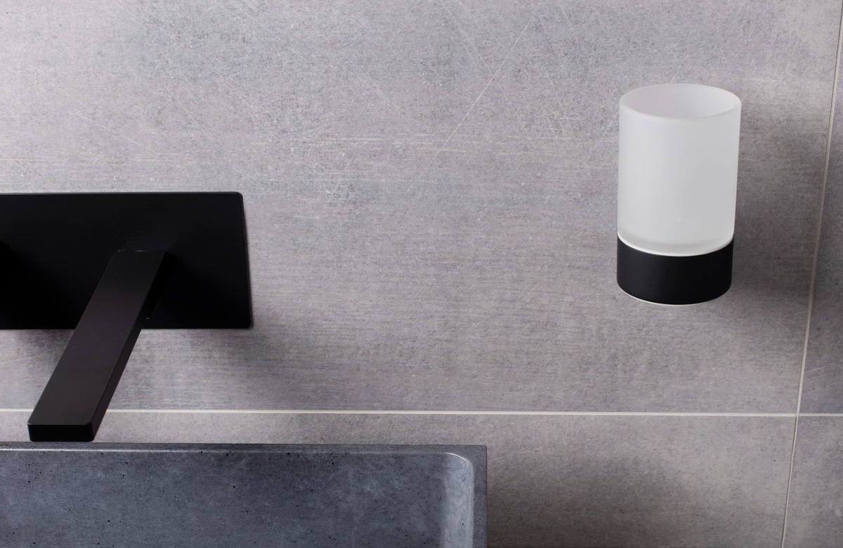 SAT B-way R držák skleniček černý